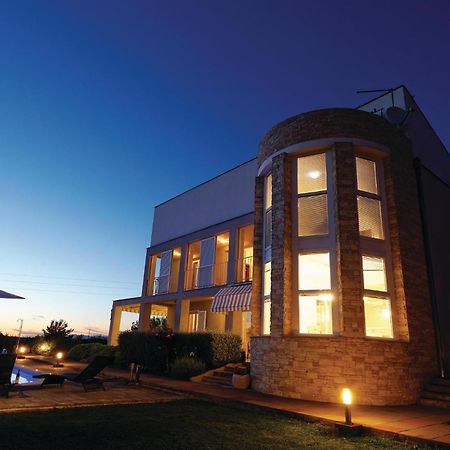 5 Bedroom Amazing Home In Debeljak Esterno foto