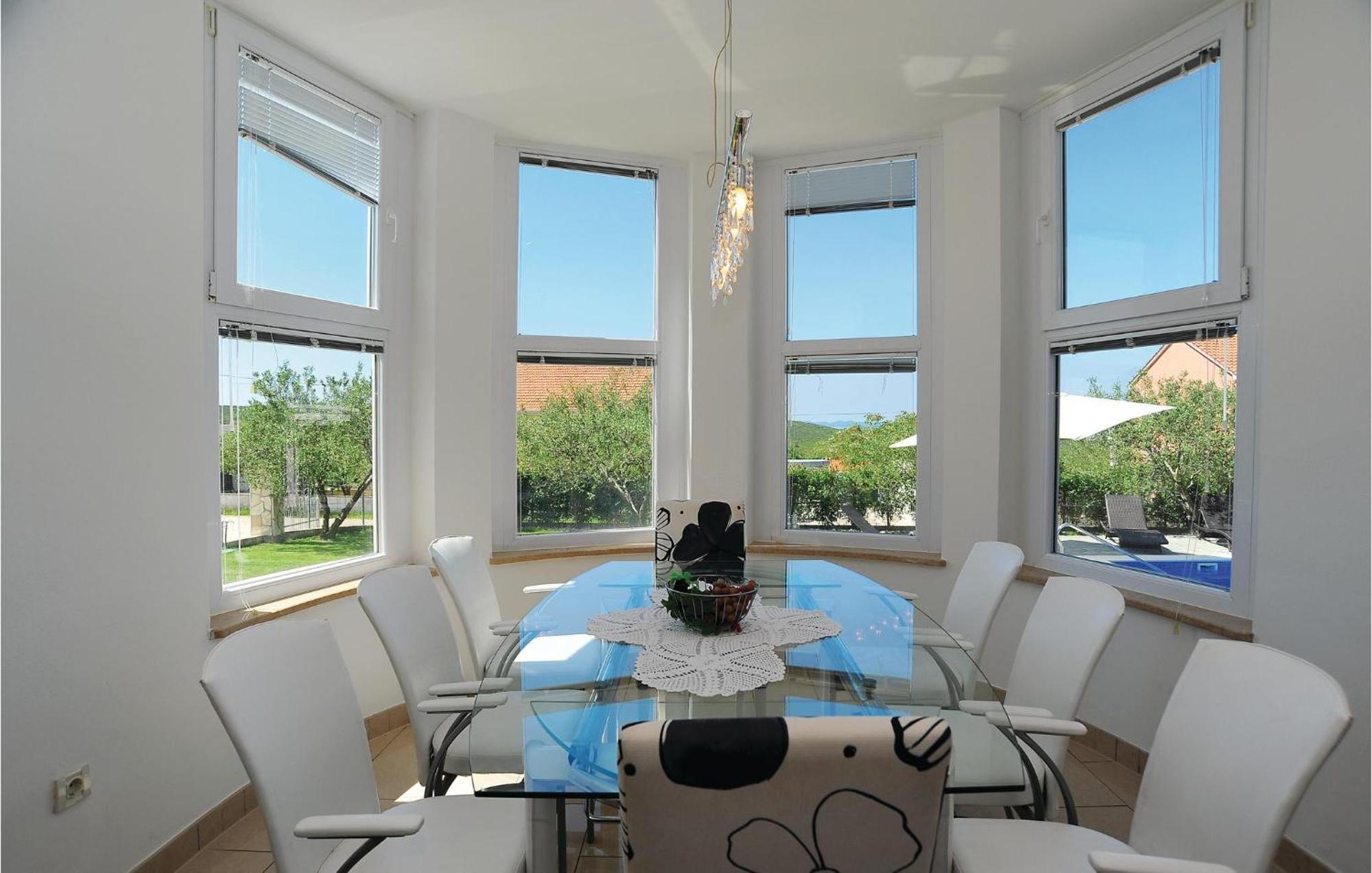 5 Bedroom Amazing Home In Debeljak Esterno foto
