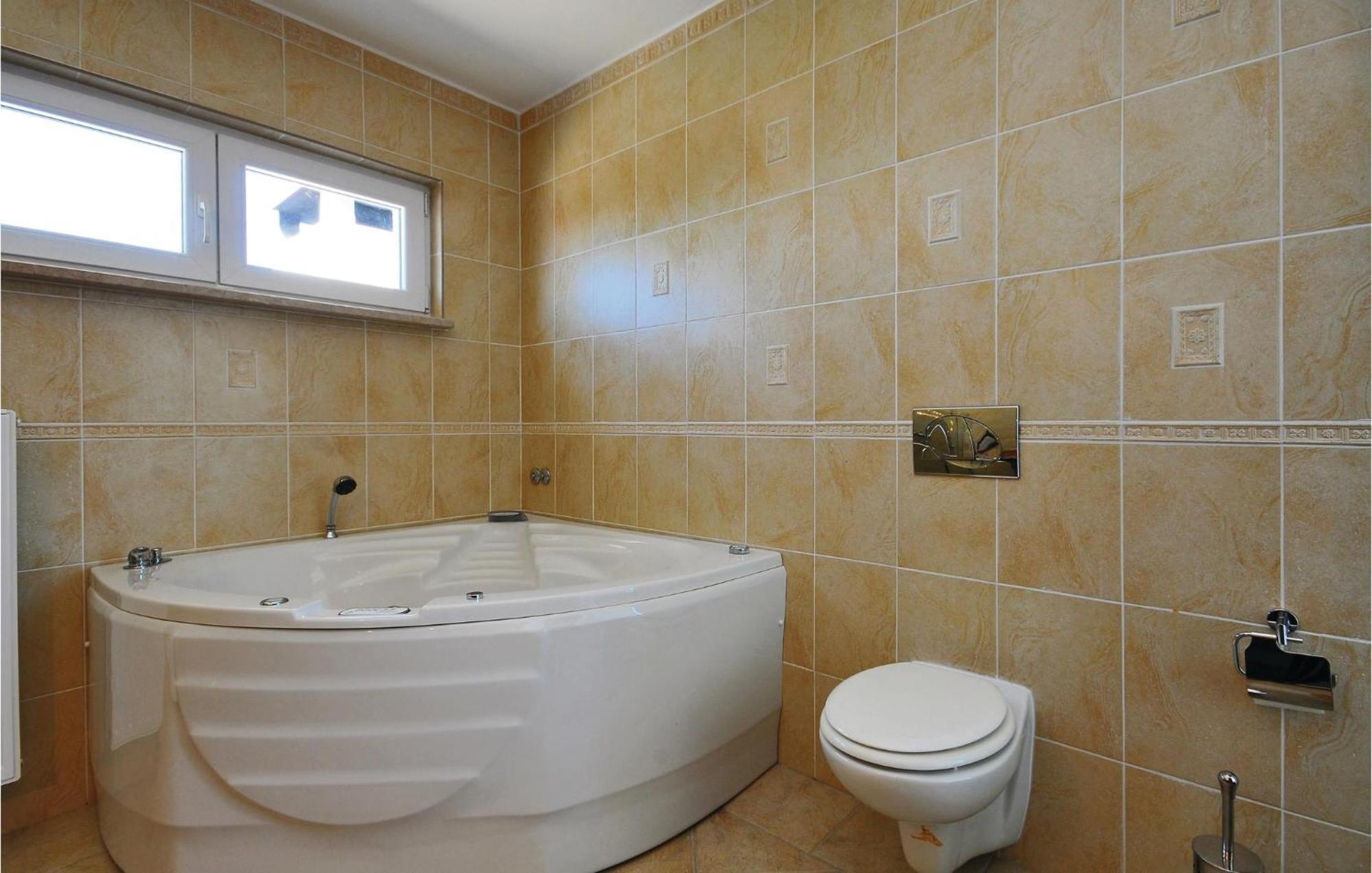 5 Bedroom Amazing Home In Debeljak Esterno foto